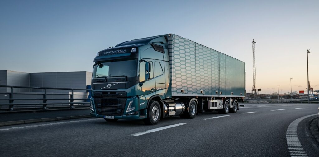 Volvo FM LNG 02 - Volvo Trucks протестирует свои грузовики на СПГ в Южной Африке