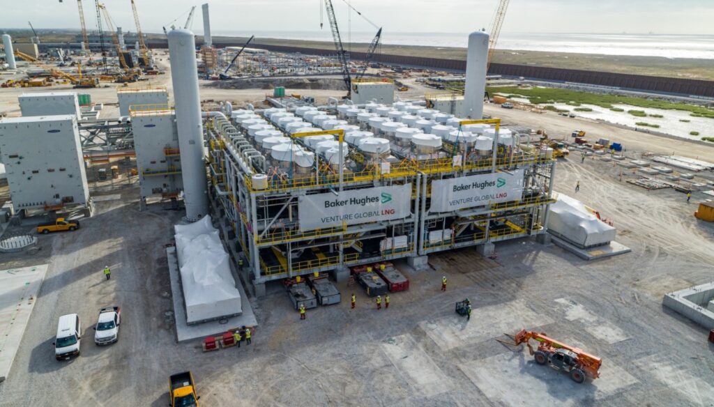 Calcasieu pass first train installing - Проект СПГ завода в Луизиане Calcasieu Pass LNG реализуется с опережением графика