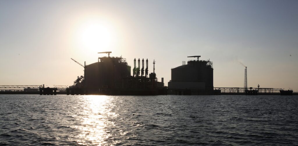 Damietta LNG courtesy UFG sea view - Перезапуск СПГ завода Damietta LNG становится возможен в начале 2021 года