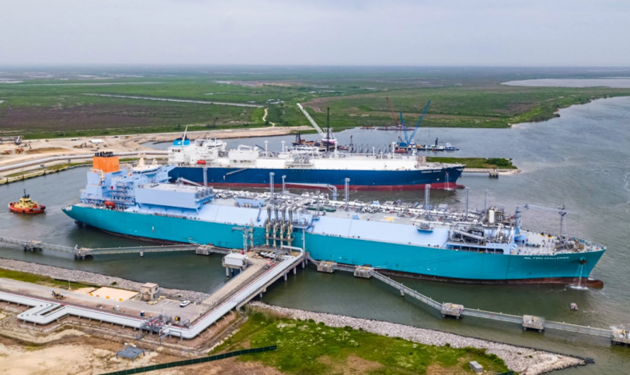 Крупнейшее судно – хранилище и регазификатор СПГ «MOL FSRU Challenger» загрузилось на Sabine Pass LNG