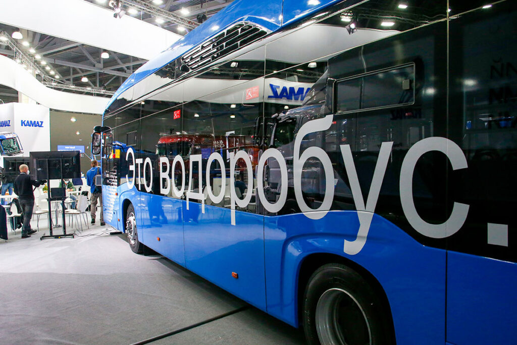 KAMAZ h2 bus - Первый автобус КАМАЗ-6290 на водородном топливе представлен на COMTRANS