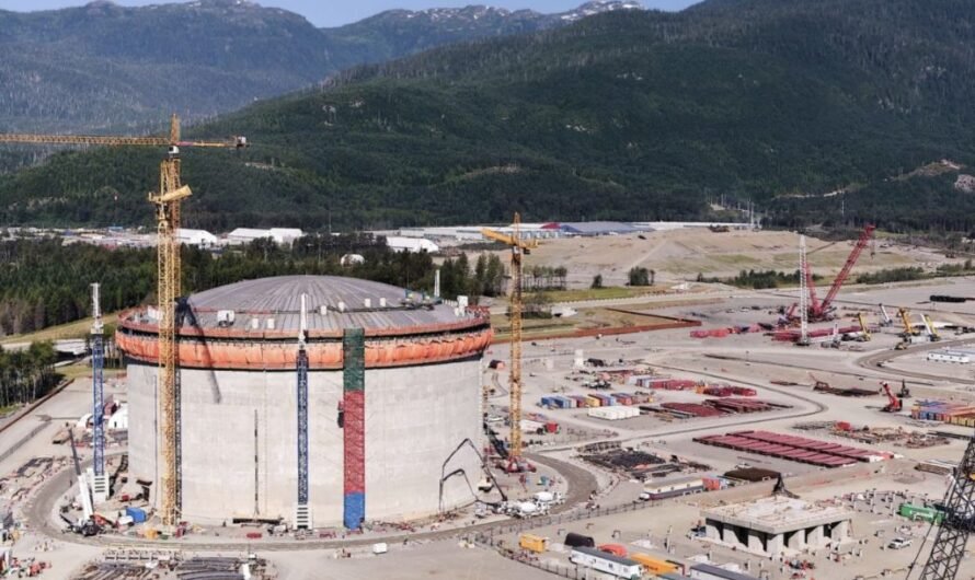 На СПГ заводе LNG Canada установили колонны теплообменников