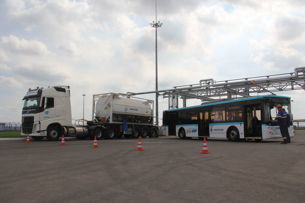 Magnitogorsk LNG Bus fueling - КСПГ Магнитогорск