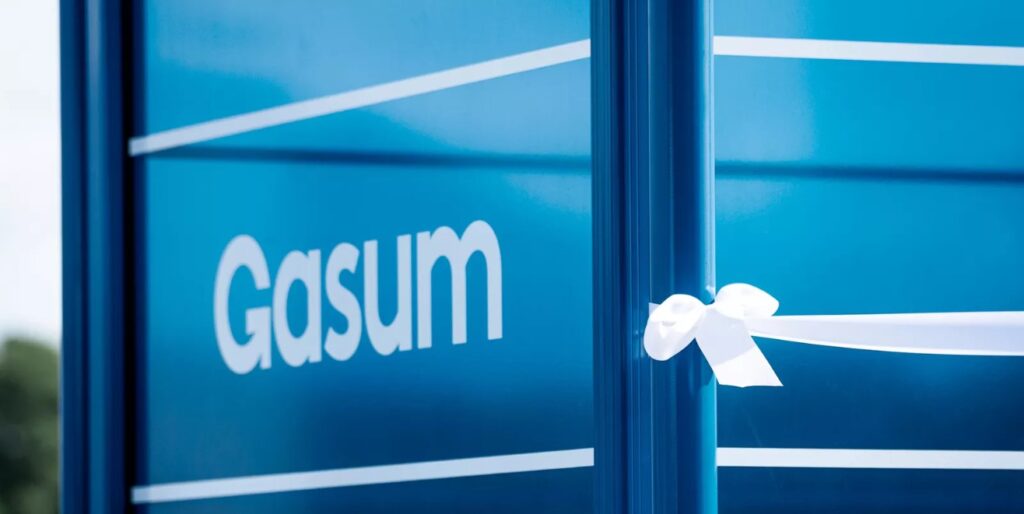 Gasum fueling station open - Компания Gasum открыла новую СПГ-АЗС в Котке