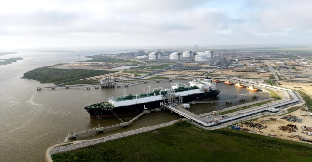 Sabine Pass LNG jetty airview - Запуск третьего причала американского завода СПГ Sabine Pass LNG близок