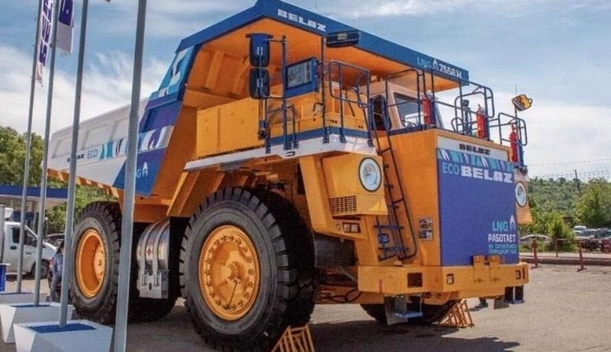 БЕЛАЗ представил в Новокузнецке 90-тонный самосвал, работающий на СПГ