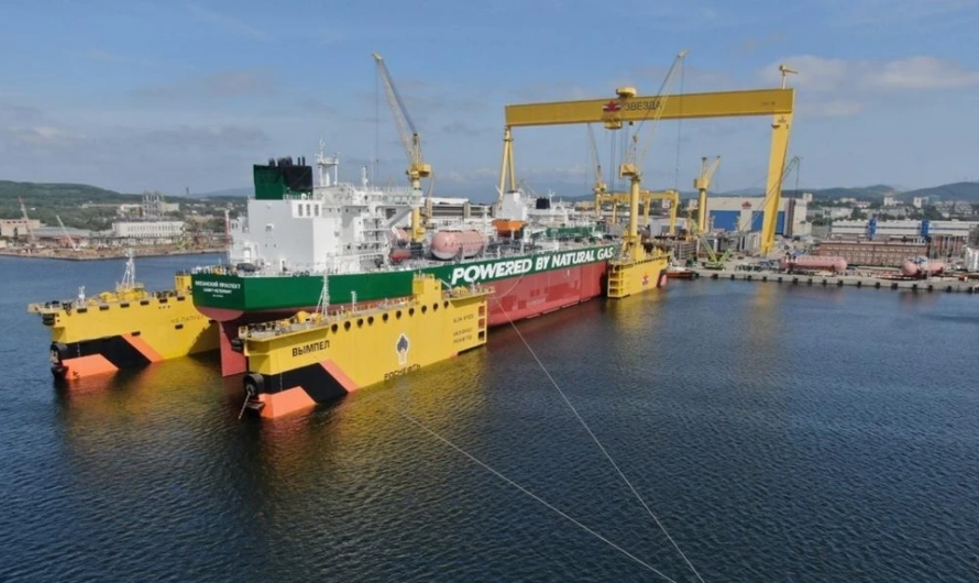 Нефтеналивной танкер на СПГ от  ССК «Звезда» получит название “Океанский проспект”