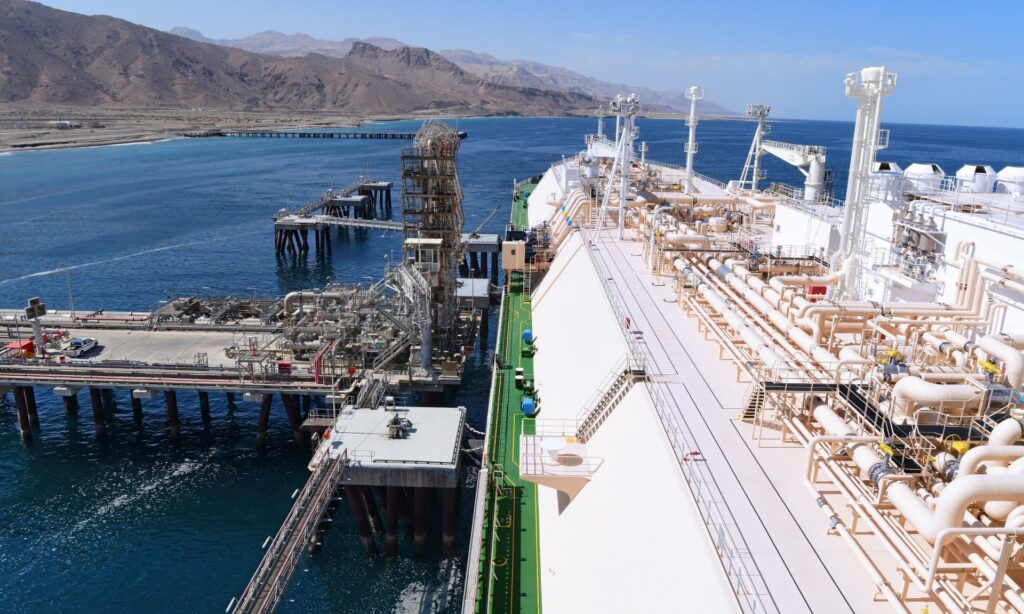 Oman LNG jetty carrier Oman LNG - Oman LNG наращивает экспорт СПГ