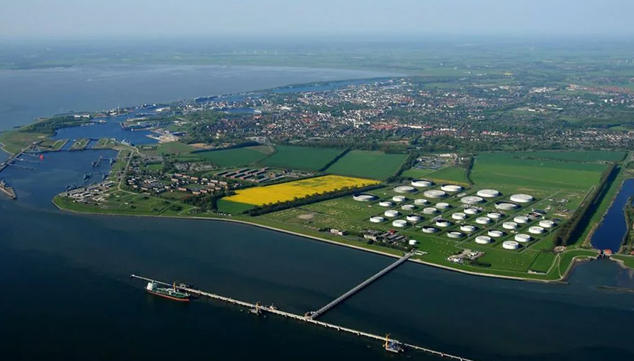 Германия обеспечила поставки СПГ для терминалов Wilhelmshaven и Brunsbuettel