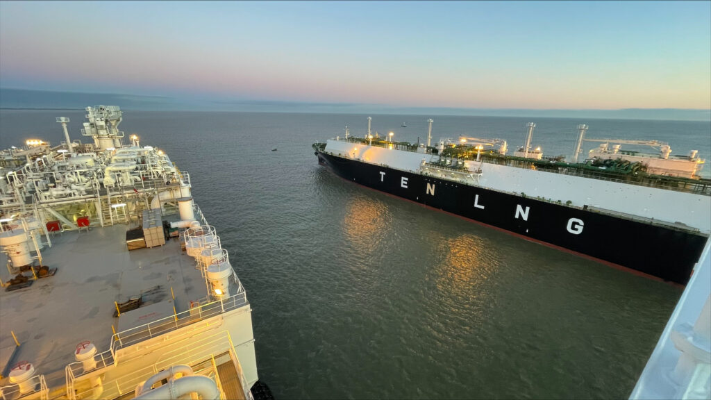 Maria Energy Wilhelmshaven Uniper - Первая партия СПГ прибыла на немецкий терминал LNG Terminal Wilhelmshaven