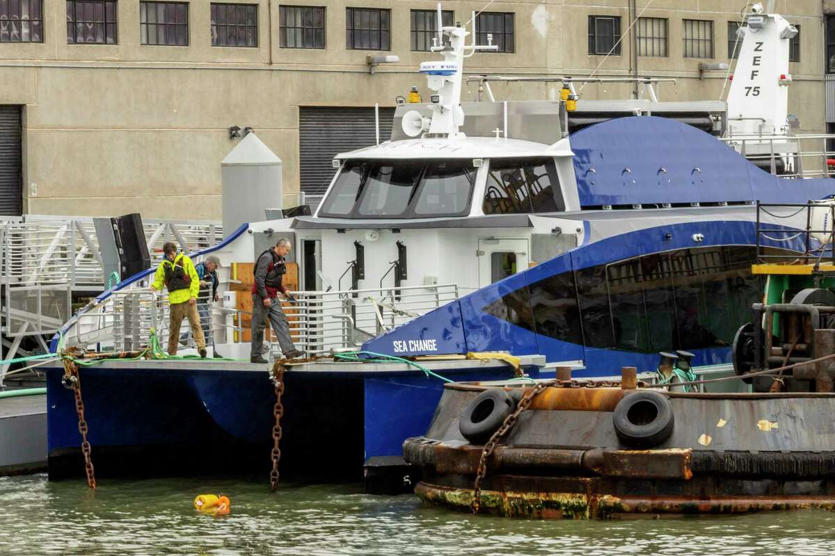 Sea change ferry 2023 - Водородный паром Sea change прибывает в Сан-Франциско