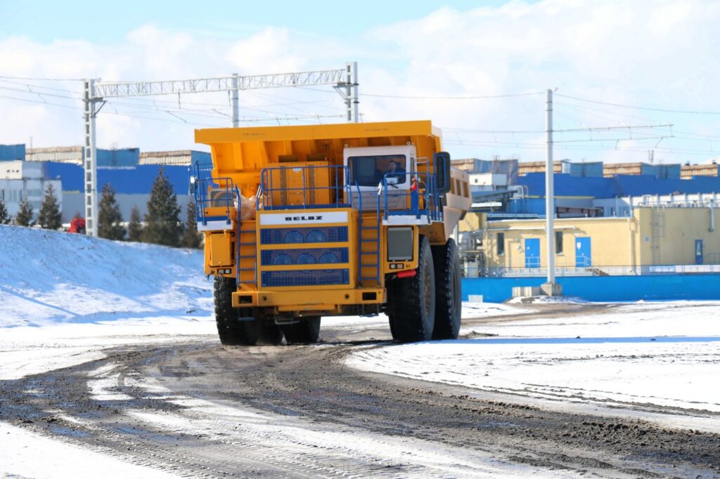 BELAZ 75588 - БЕЛАЗ-75588 с российскими ГТУ на СПГ приступил к финальному этапу предварительных испытаний