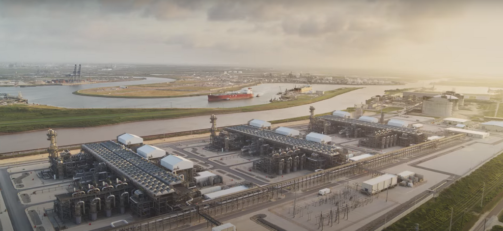 Freeport LNG McDermott video 00 - Через 9 месяцев после взрыва Freeport LNG снова работает на полную мощность