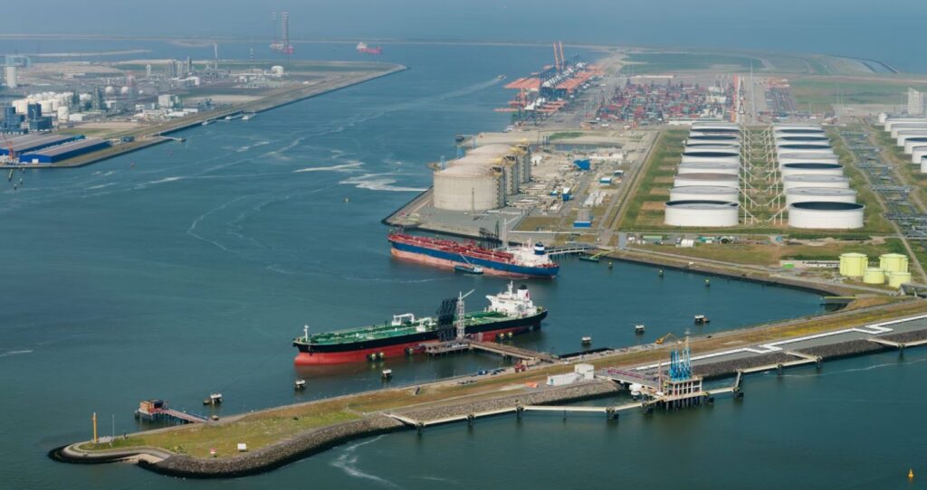 Gate LNG terminal Rotterdam - bp и OMV подписали 10-летнее соглашение о поставках СПГ